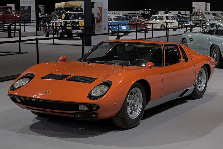 Collector car market brief: A one-of-three Veyron soars in Zurich while ...