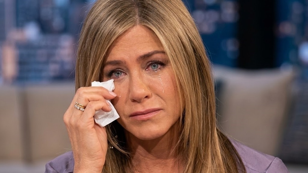 Jennifer divorced Brad then learned Angelina was pregnant mid-interview