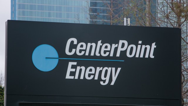 Houston customers break down electric bills, find CenterPoint eating up ...