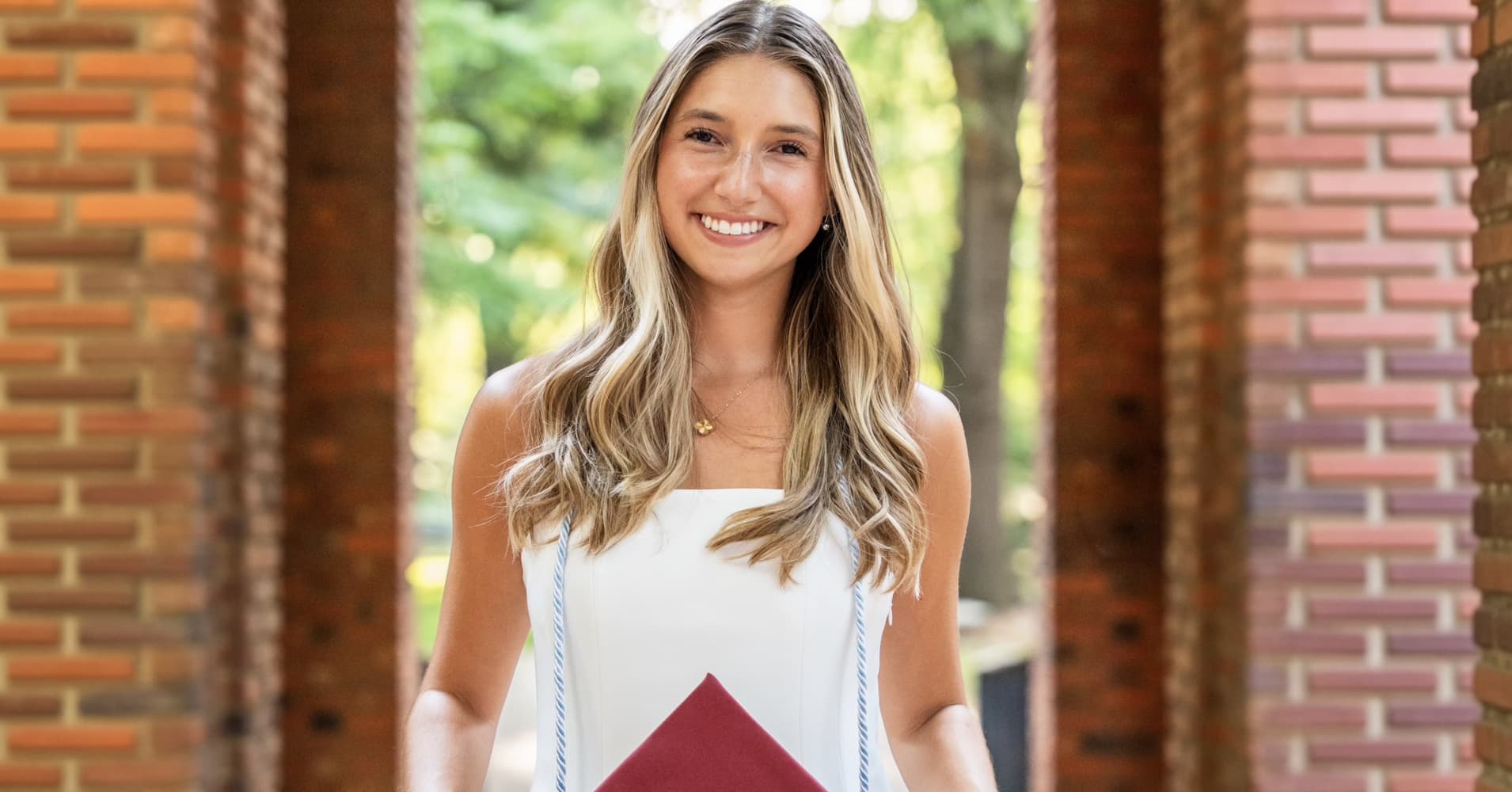 New grads say employers set the bar too high for entry-level roles: 'No ...