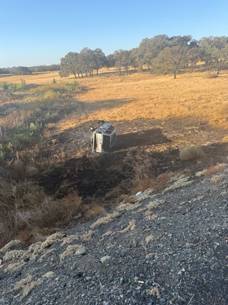 Highway 50 delays in Folsom after vehicle goes off roadway, sparks ...