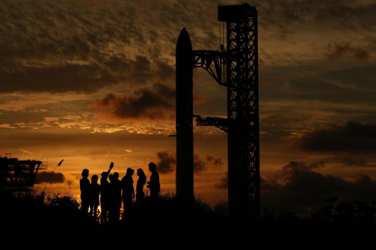 Elon Musk’s SpaceX Starship ends flight early after first-ever orbit of ...