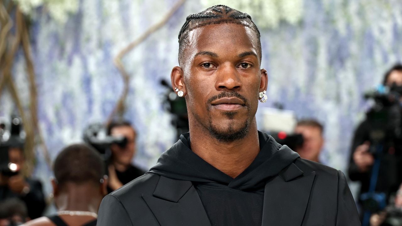 Warriors' Jimmy Butler shows off earrings on video as NBA media day ...