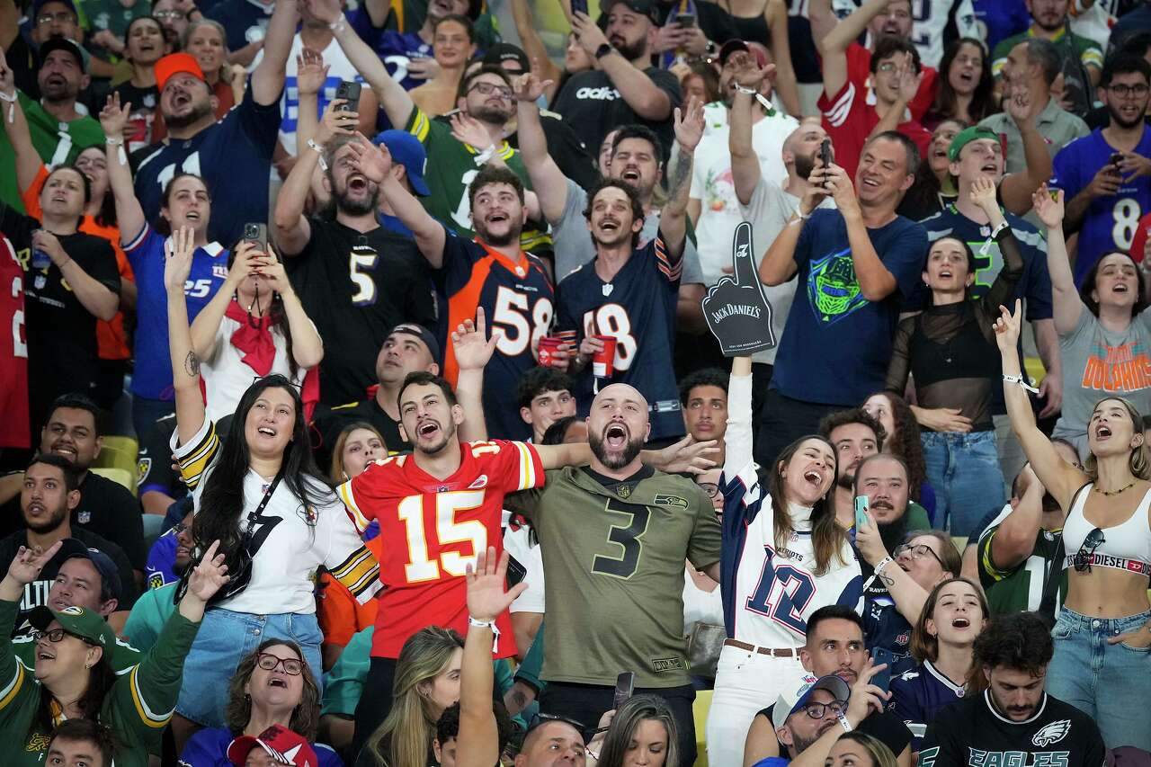 Cowboys-Ravens left Brazilian crowd excited for NFL's future stops in ...