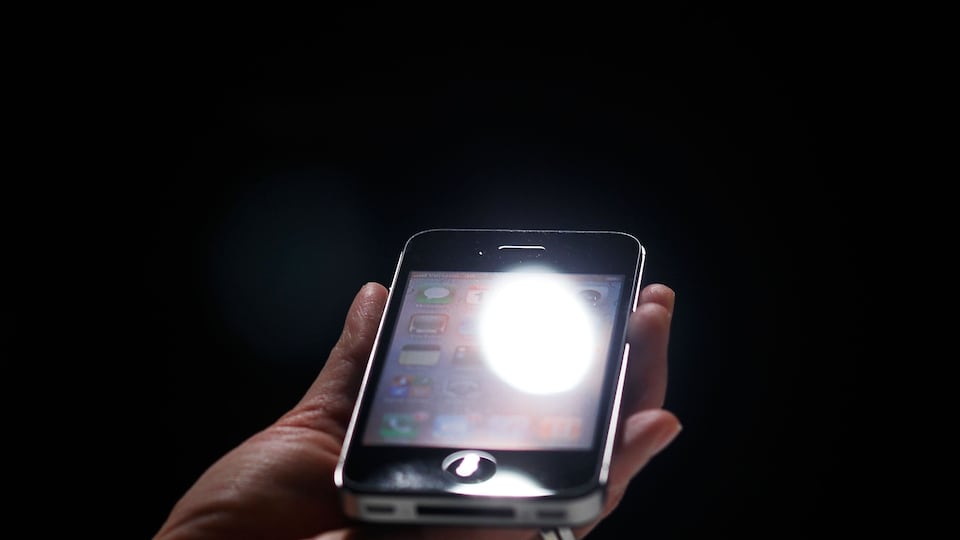 Woman mailed away new iPhone to scammers less than two hours after delivery