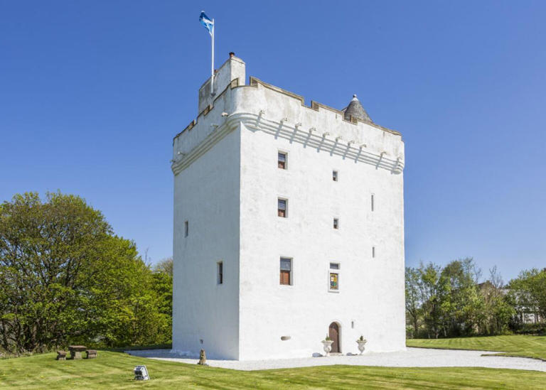 Celebrity Traitors is back – 6 amazing Scottish castles you can ...