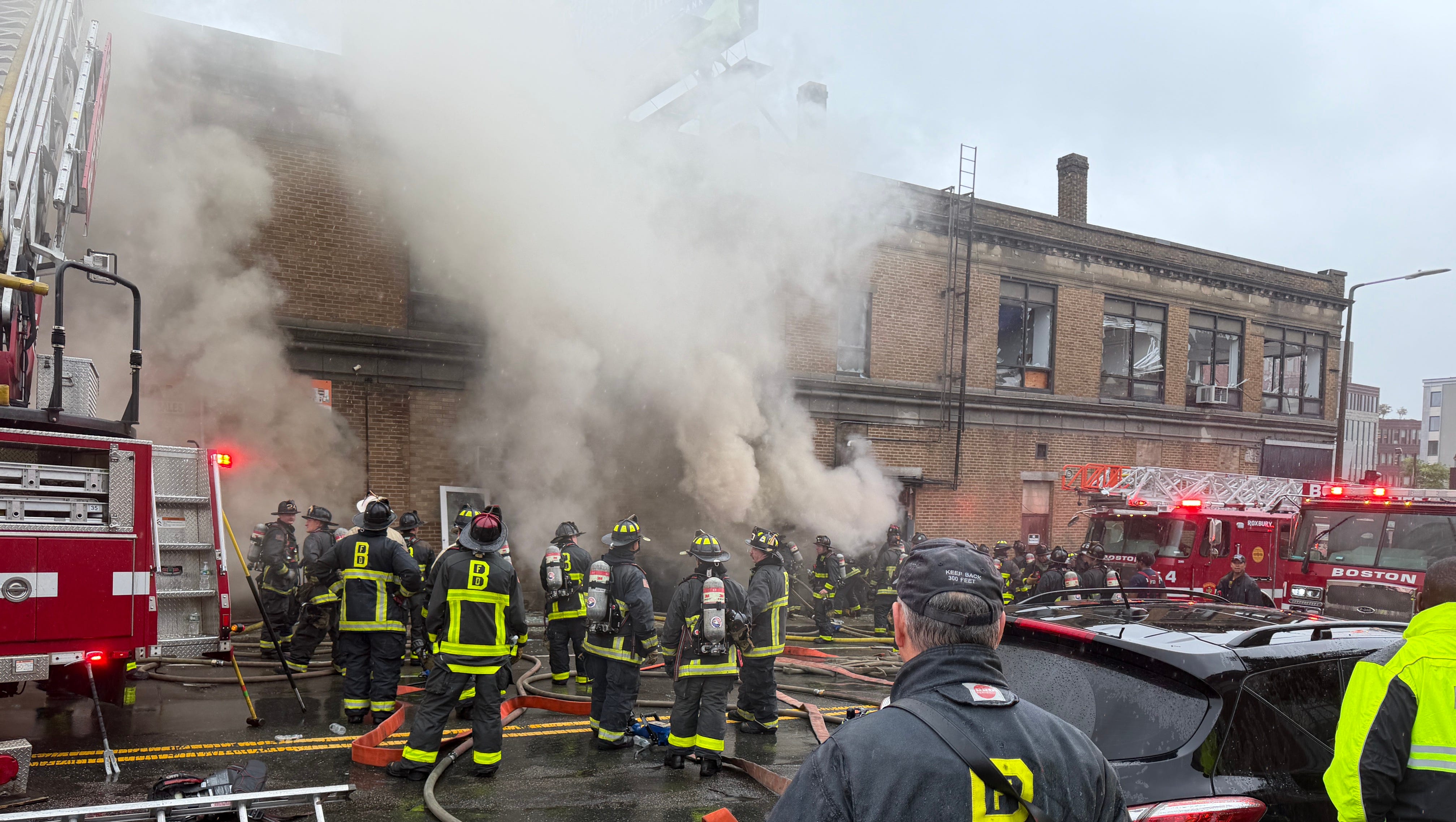 6-alarm fire damages 100-year-old commercial building in Boston