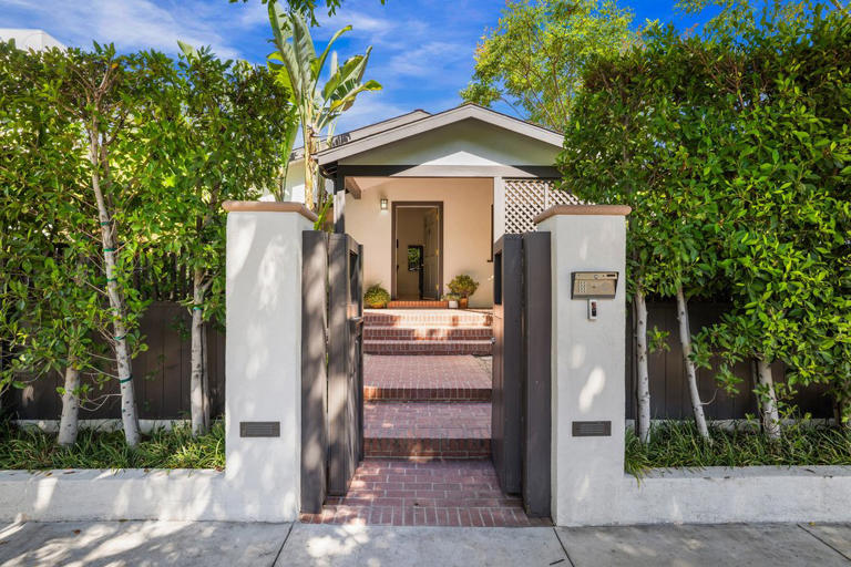 Excl: ‘Booksmart’ screenwriter lists stylish West Hollywood compound ...