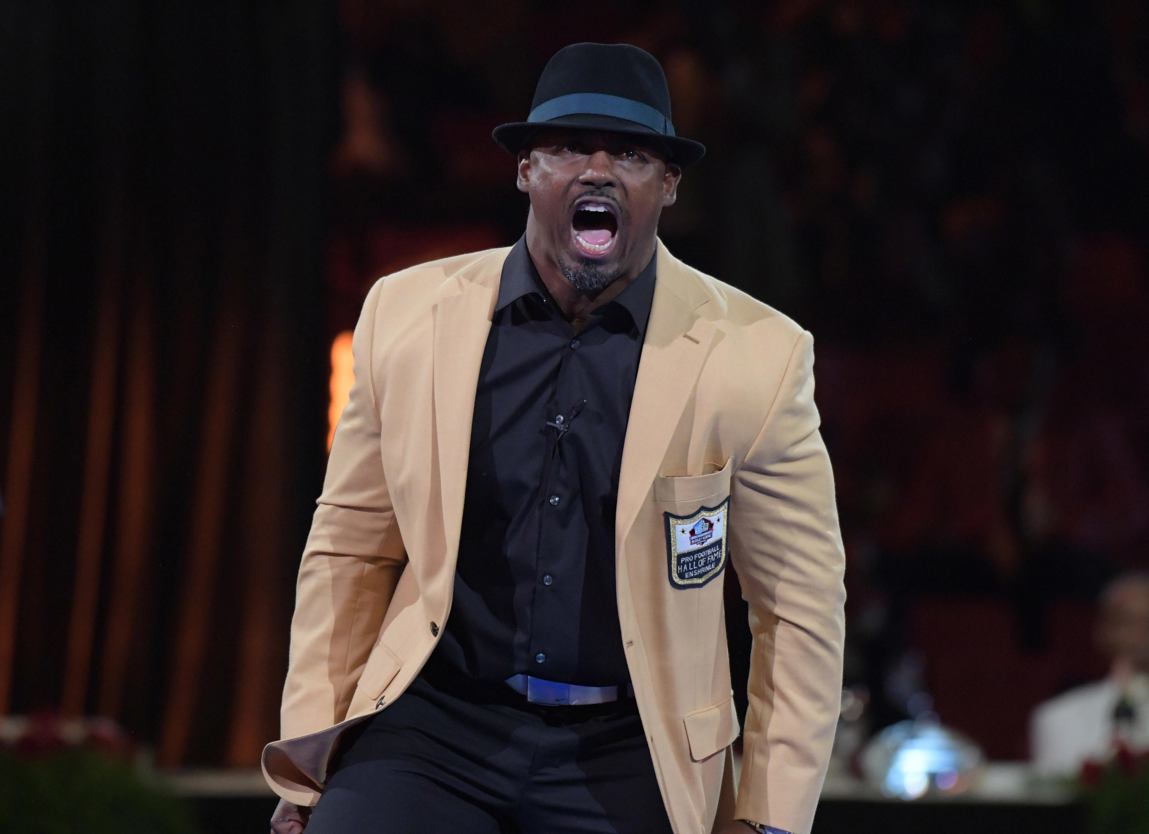 Former NFL player, league rebuke DHS video about border security