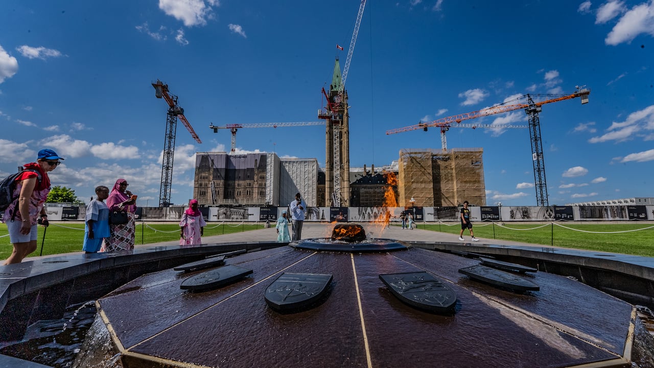 Canada did not see historic population decline last year, StatsCan says ...