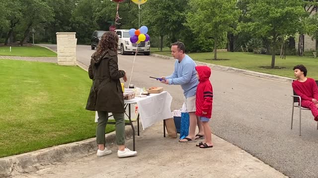 Neighbors celebrate a boy's birthday with a heartfelt sign language ...