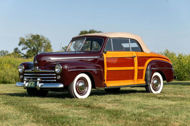 Award-winning 1947 Ford Super Deluxe Sportsman for sale at Aumann Auctions