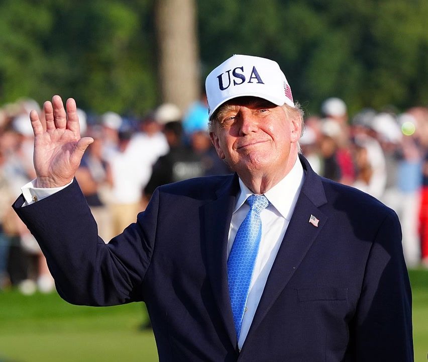 Weary Trump caught making 5-word confession on hot mic at President’s Cup