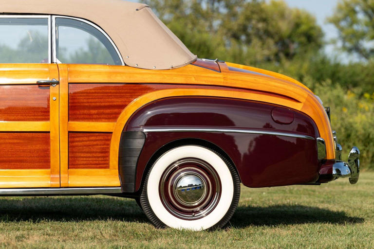 Award-winning 1947 Ford Super Deluxe Sportsman for sale at Aumann Auctions