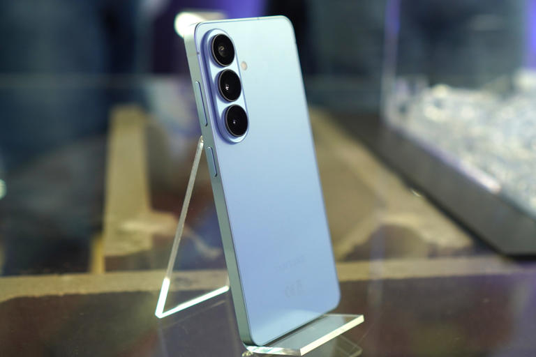 Samsung chce wyróżnić Galaxy S27 Pro i Ultra wizualnie. Wszyscy będą ...