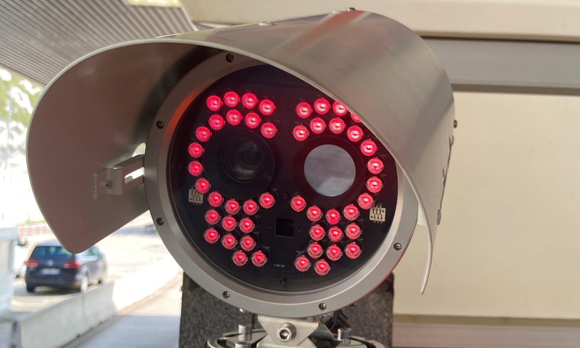 Hi-tech AI cameras being tested on Britain's motorways in new crackdown ...