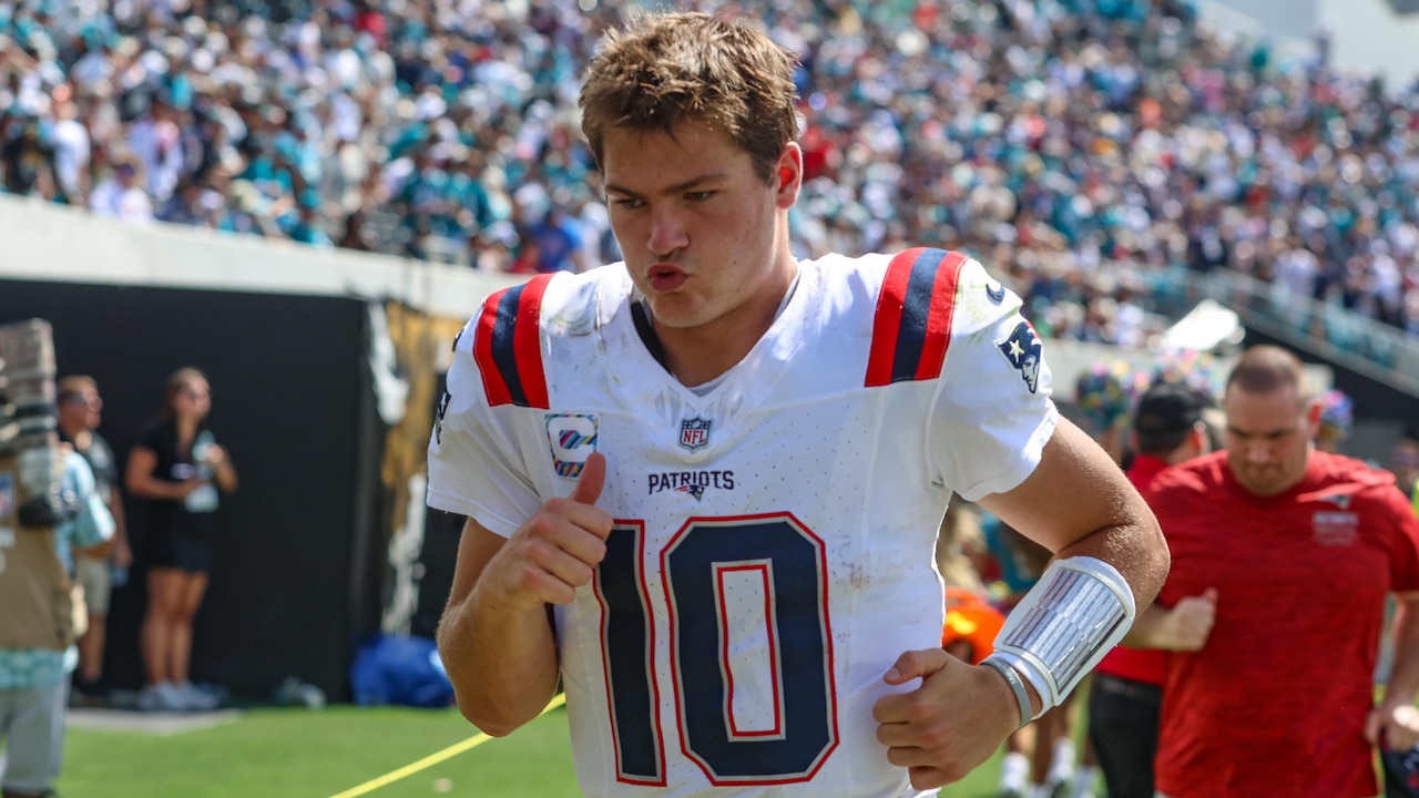 Drake Maye looks like he's trying to copycat Mahomes, Aaron Rodgers in ...