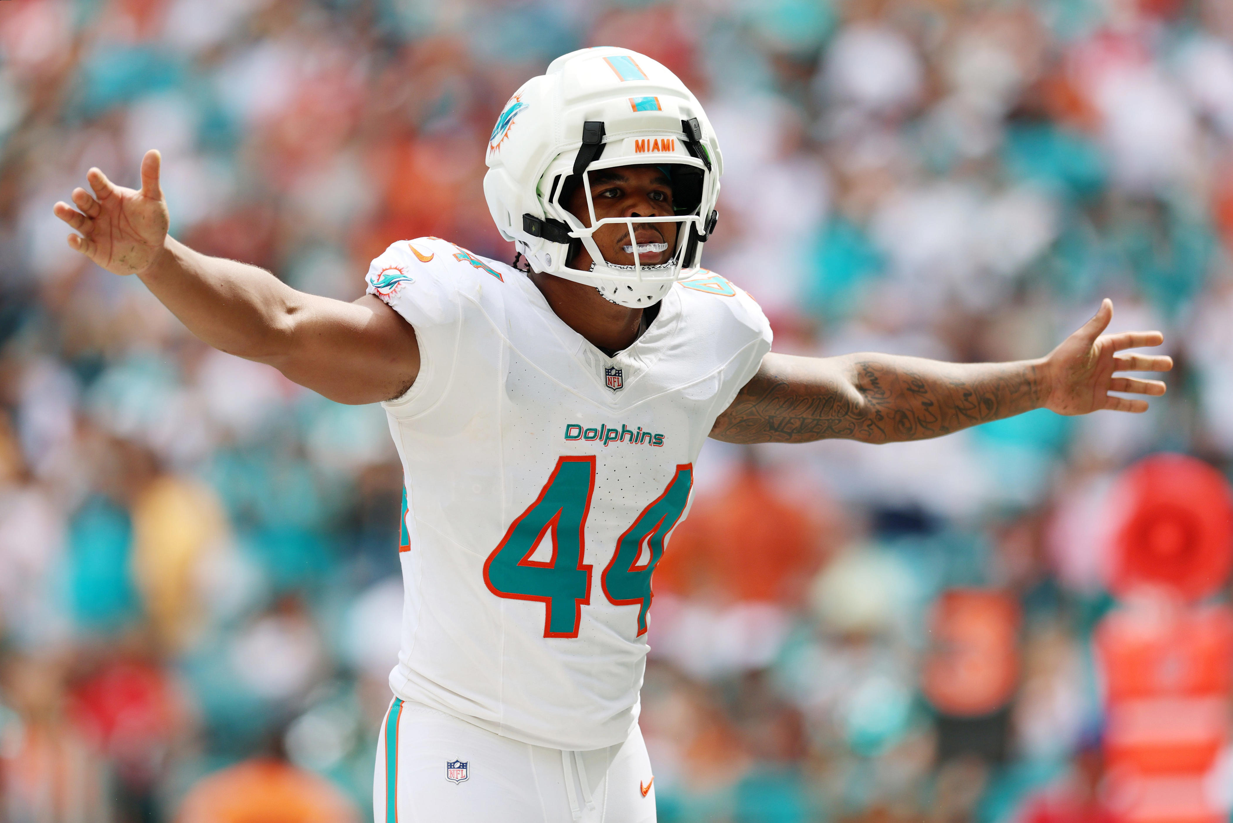 Jeff Hafley issues challenge to Dolphins pass rusher