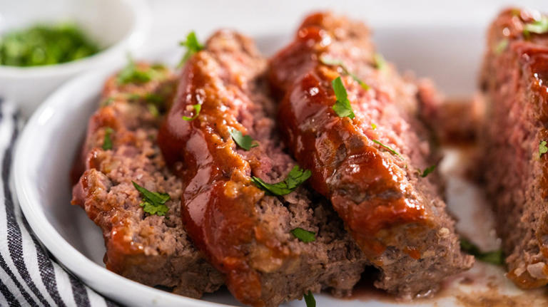 The best type of ground beef for meatloaf that is less greasy but doesn ...