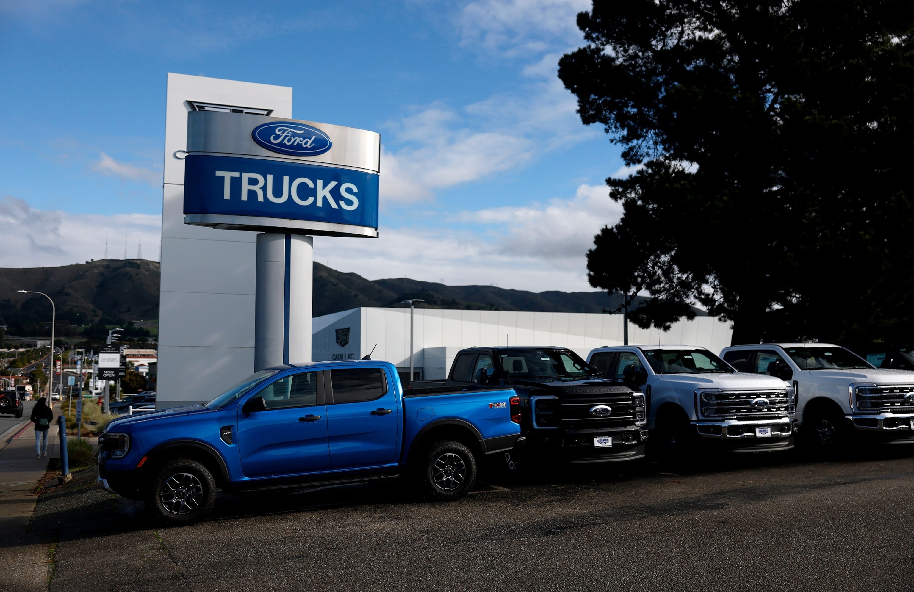 Trump administration rolls back fuel economy standards for automakers