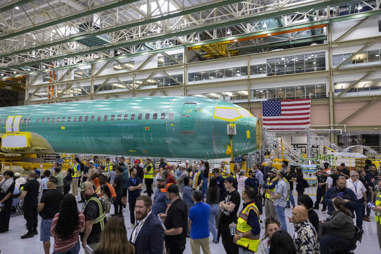 Boeing leads Dow lower on news of 737 MAX software glitch