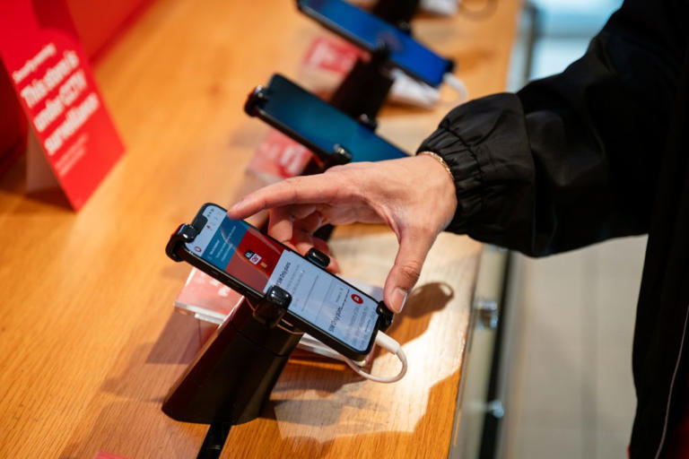 Vodafone launches Australian first, 4-year phone plans to tackle rising ...