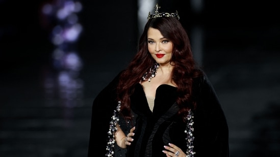 Aishwarya Rai goes full maleficent at L'Oréal Paris Fashion Week runway ...