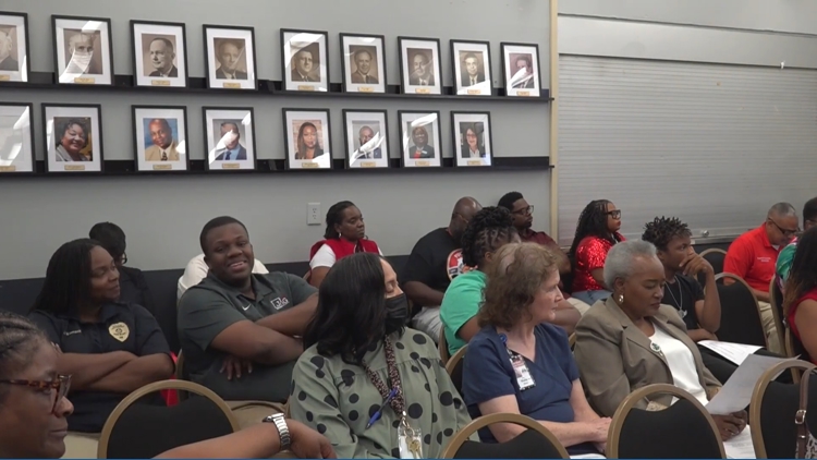 Pine Bluff community issues votes of no confidence over school district's academic concerns
