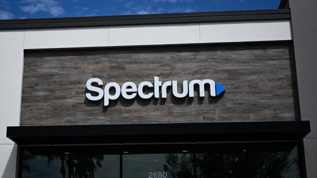 Spectrum customers say 'fixed-rate' internet and TV plans got pricier ...