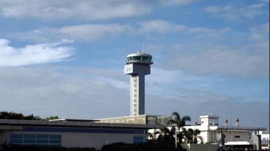 Air traffic controllers raise concerns over new automation system displays