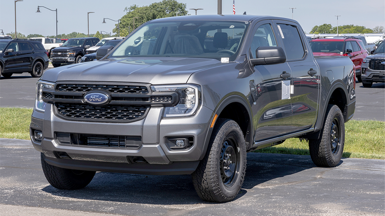 Ford issues recall for 11,000 pickups over blank screen, rearview ...