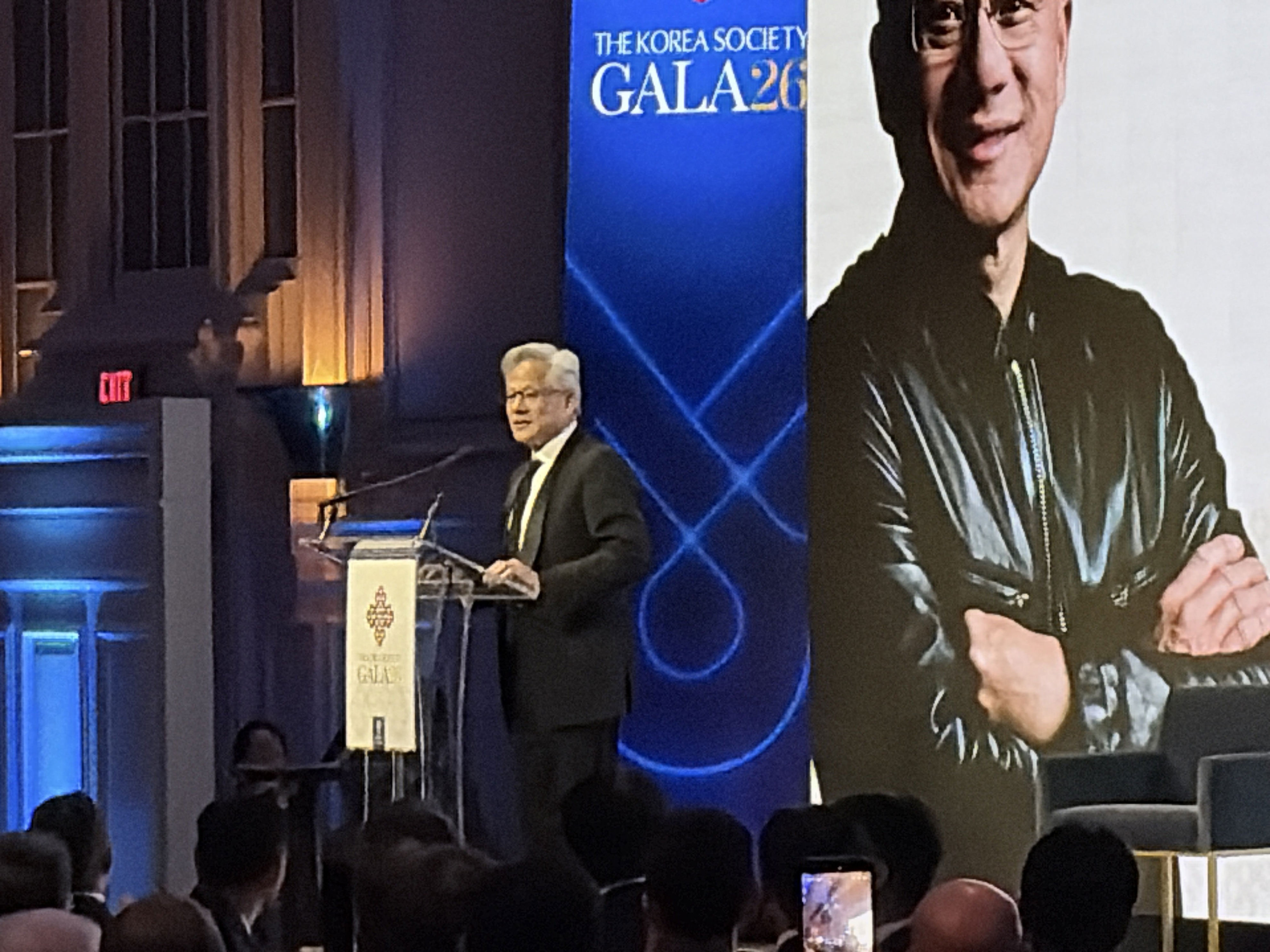Samsung, SK chairmen celebrate NVIDIA CEO