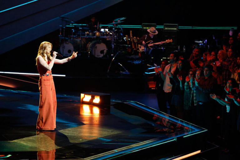 The Voice: Riley Green finally uses his first-in button
