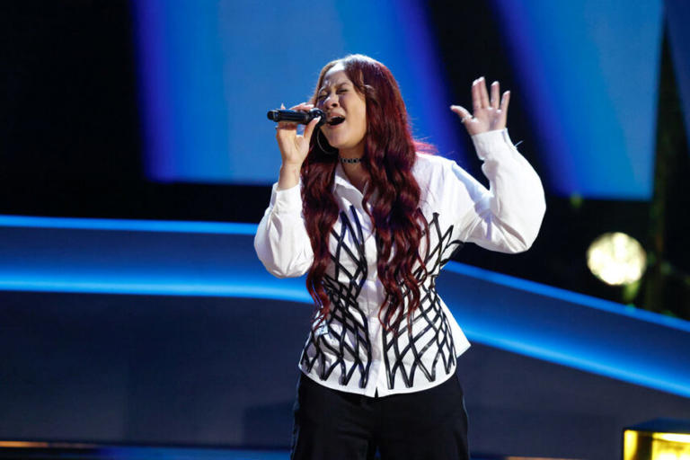 The Voice: Riley Green finally uses his first-in button