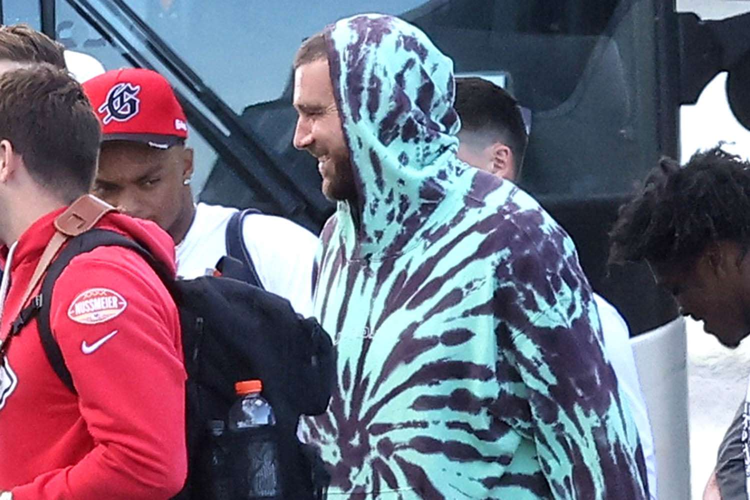 Travis Kelce makes a bold fashion statement in colorful tie-dye set ...
