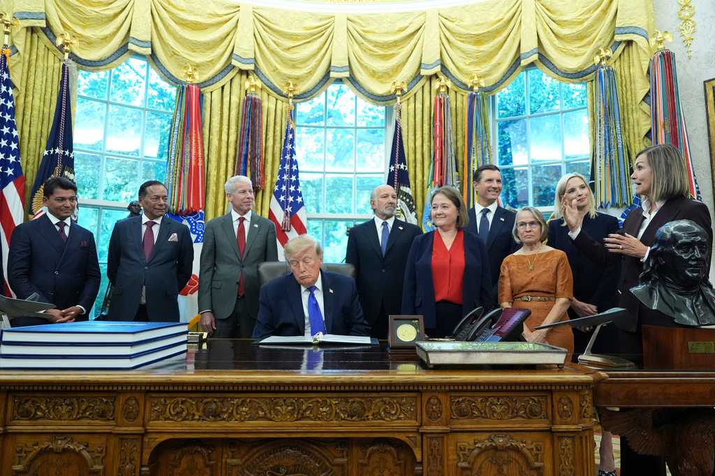 Trump announces $15 billion steel plant planned for southeast Iowa