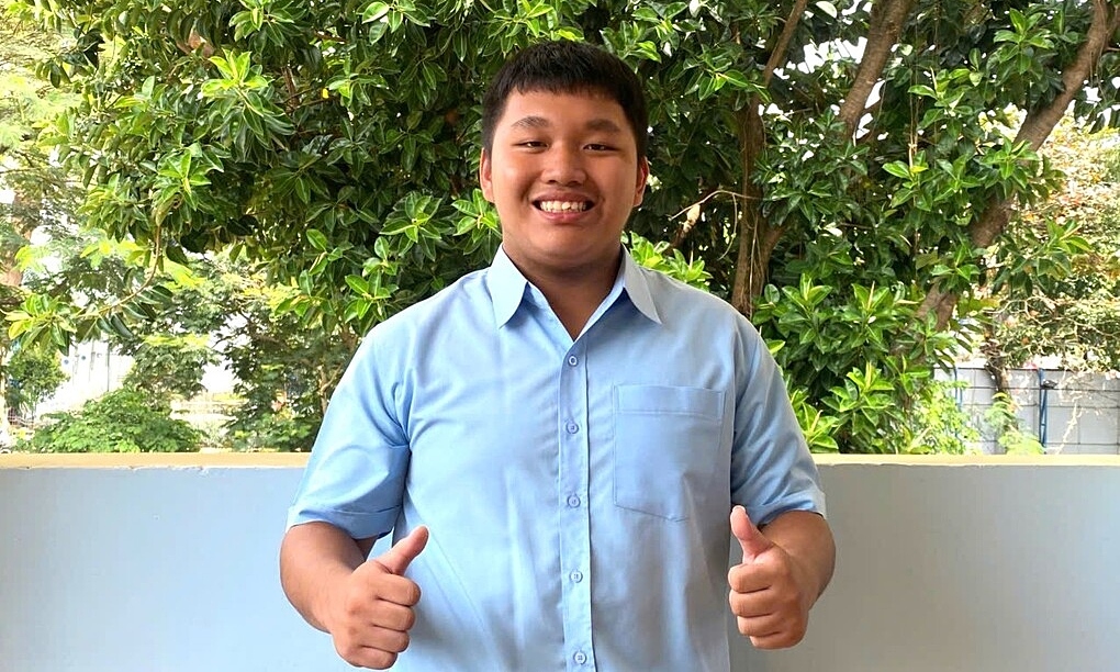 Vietnamese math-specialized student scores perfect 1600 SAT on 1st attempt