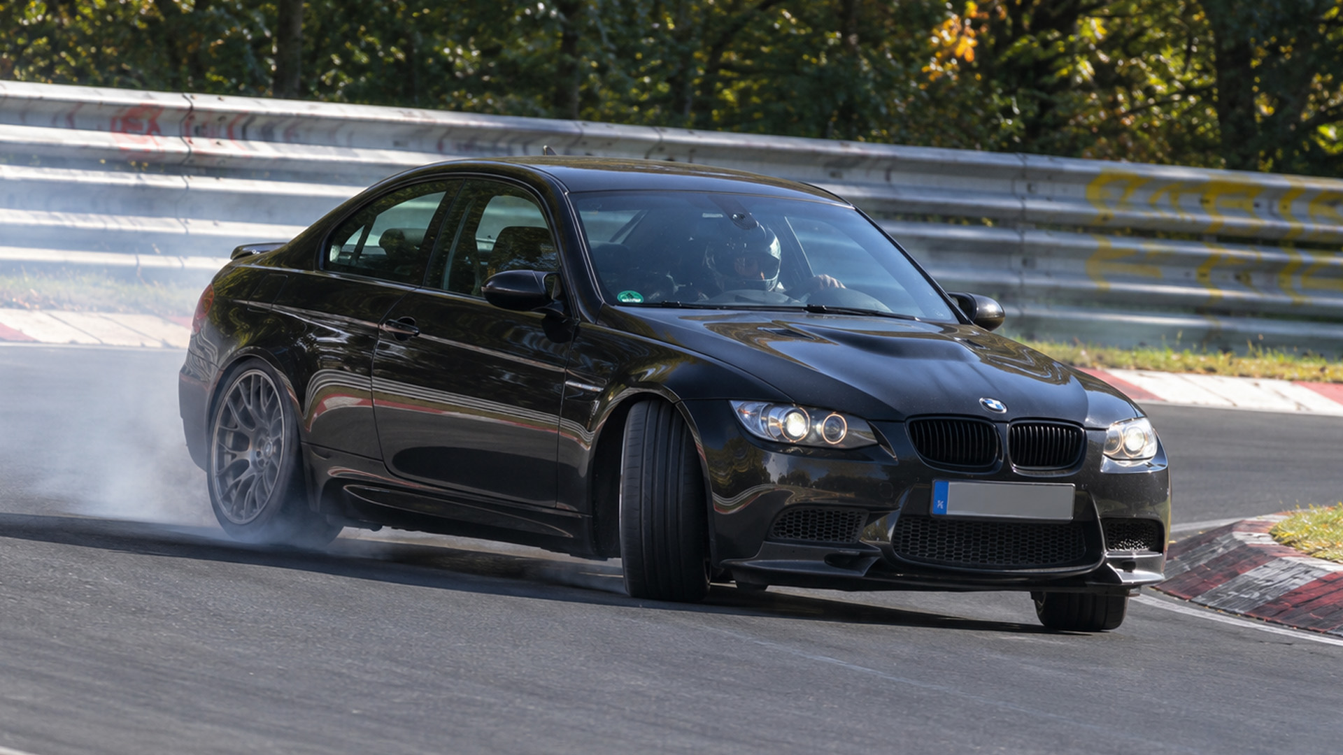 One mechanical failure gives this Nordschleife session an explosive twist