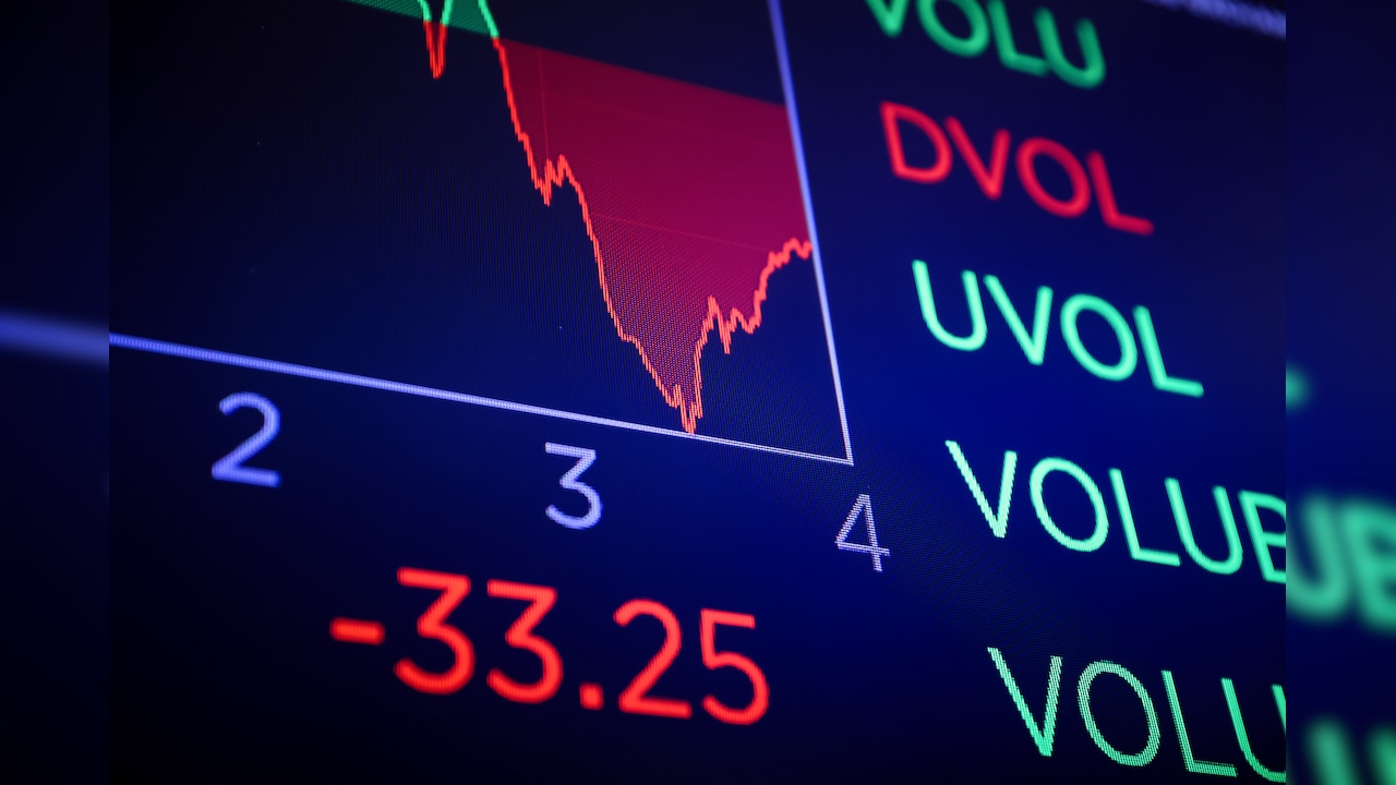 Wall Street highlights: S&P 500, Nasdaq tumble as US-Iran stalemate ...