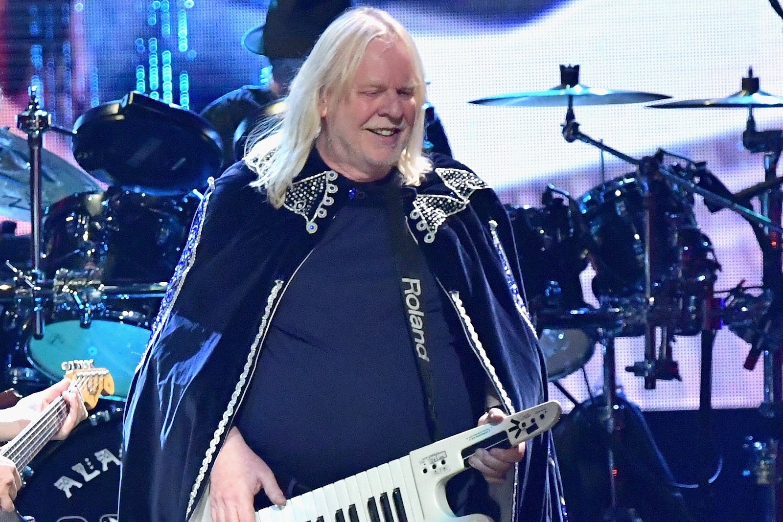 Watch Rick Wakeman play piano for rescued bears