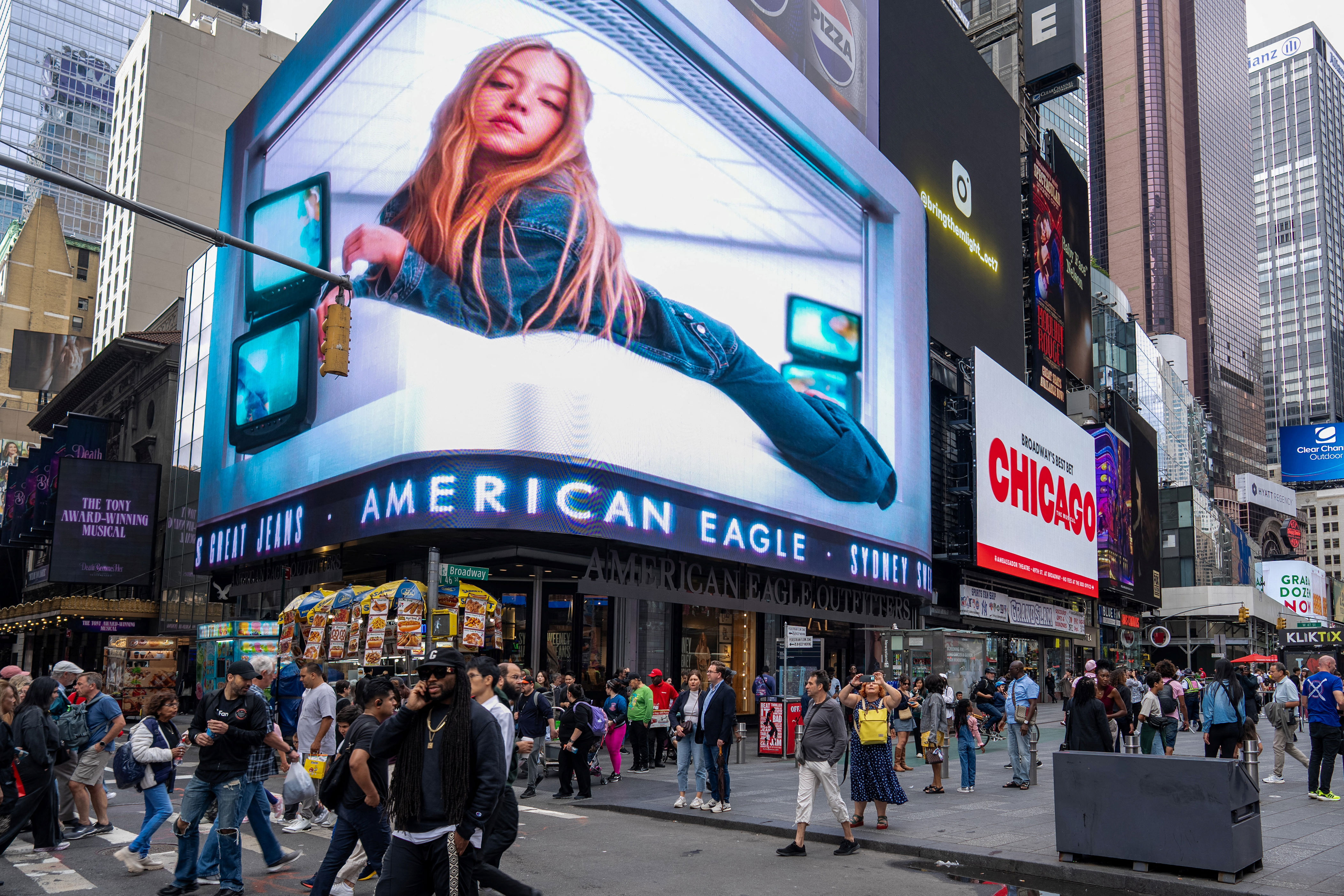 Veteran marketer defends controversial Sydney Sweeney jeans ad campaign ...