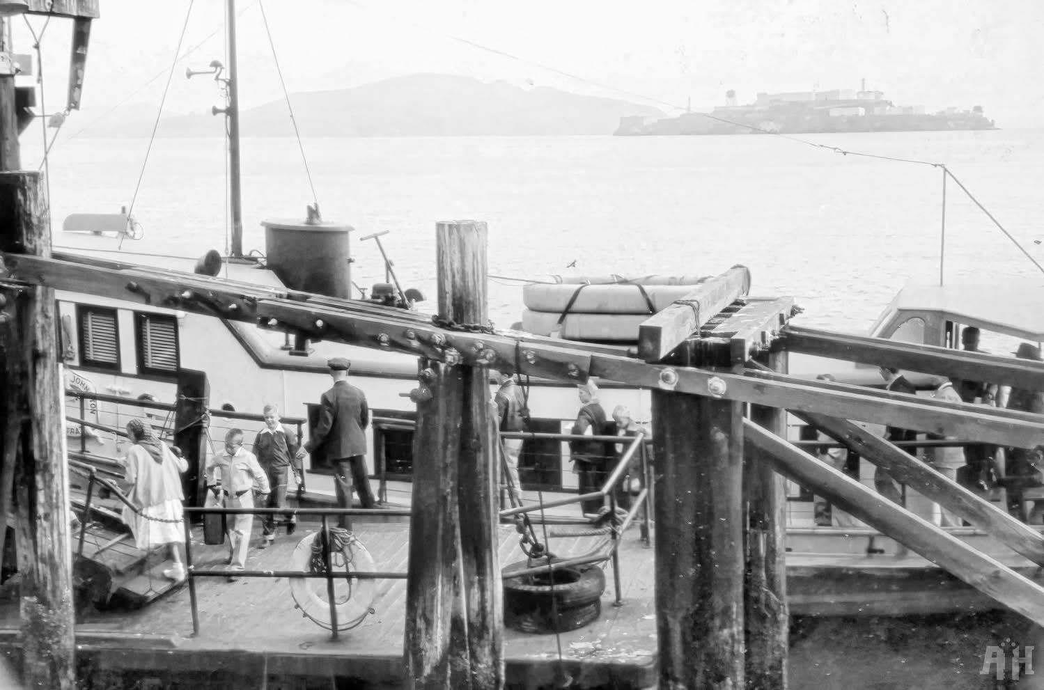 Tuổi thơ của những đứa trẻ lớn lên ở đảo nhà tù Alcatraz khét tiếng