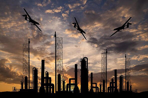 Putin humiliated as Ukraine bombardment cripples half of Russia's oil ...