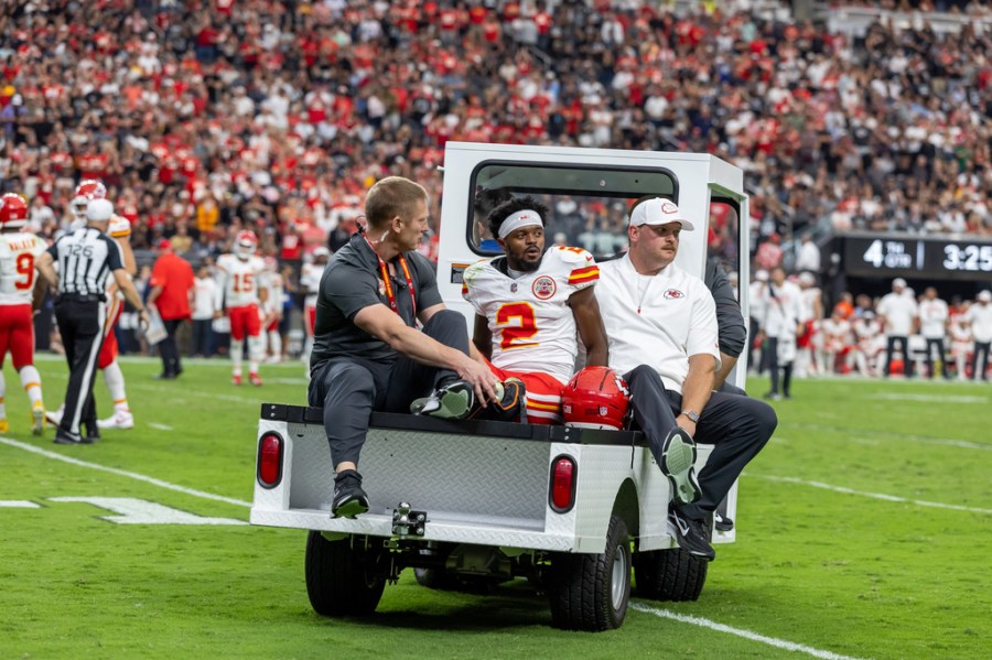 Chiefs WR Tyquan Thornton suffers dislocated left ankle; out indefinitely