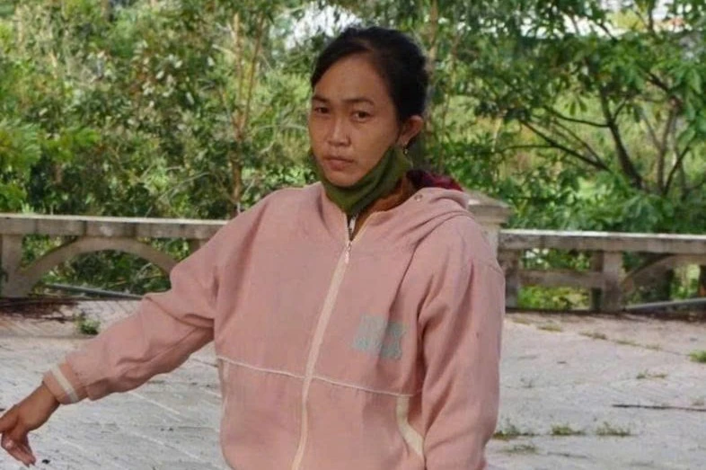 Giả vờ hỏi mua nữ trang rồi đeo cả lượng vàng bỏ chạy
