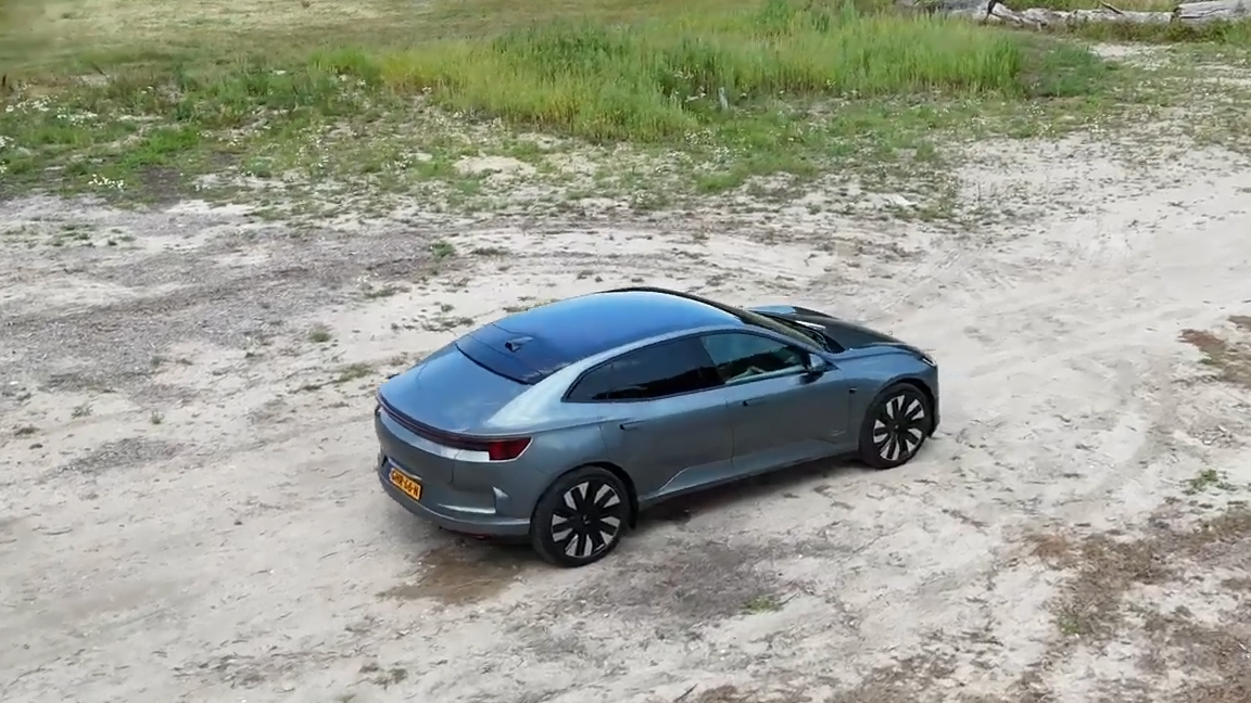 Polestar 4 getest: waarom heeft deze auto geen achterruit?