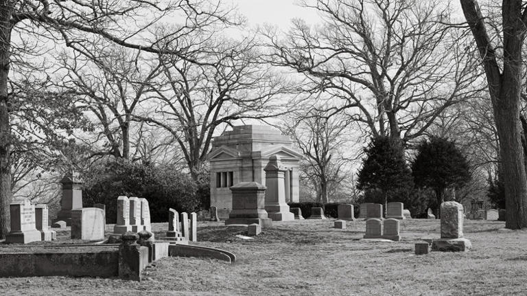 Avoid Salem crowds at a haunted B&B in Massachusetts for a perfect ...