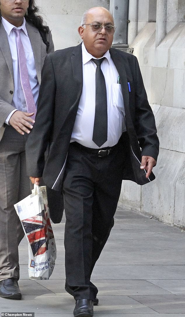 Taxi driver wore 'disrespectful' tartan hat on day of dad's funeral ...