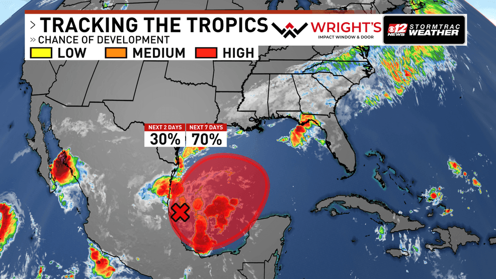 High development chances for a tropical wave in the Gulf