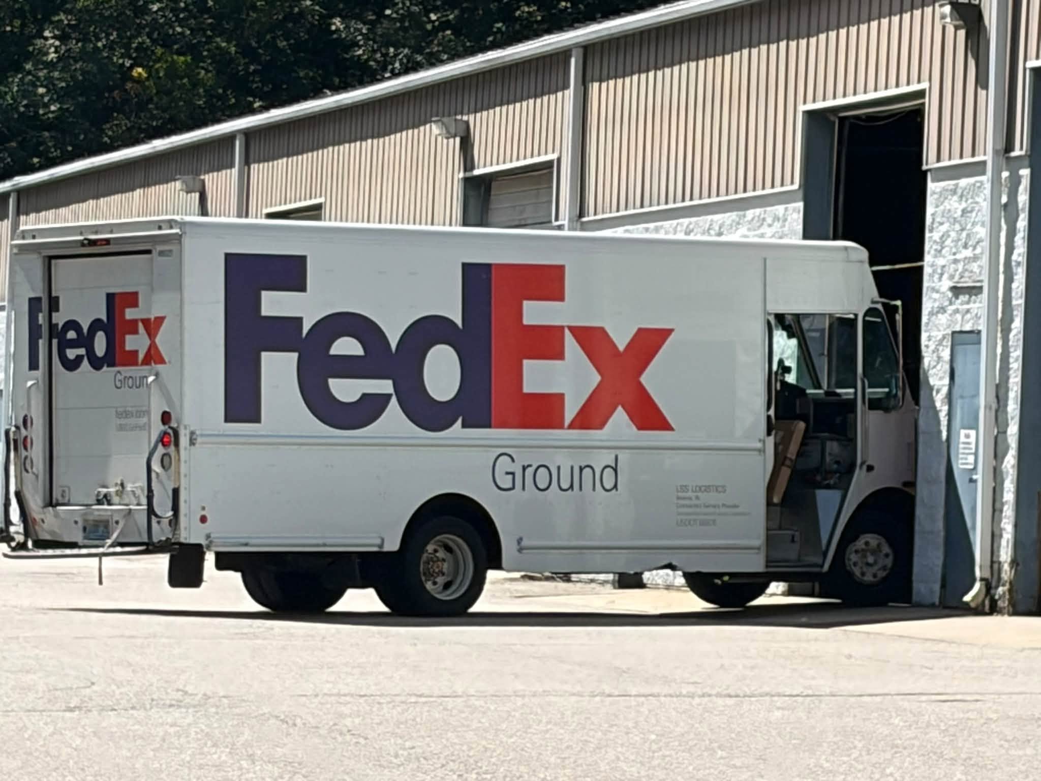Panama City FedEx driver accused of stealing expensive packages